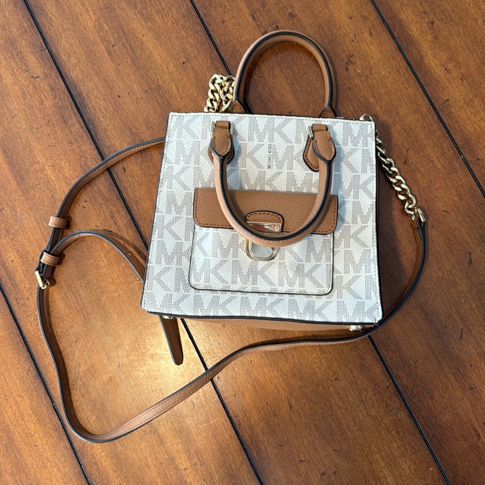 Michael Kors - Mini Purse - Excellent Condition Never carried
